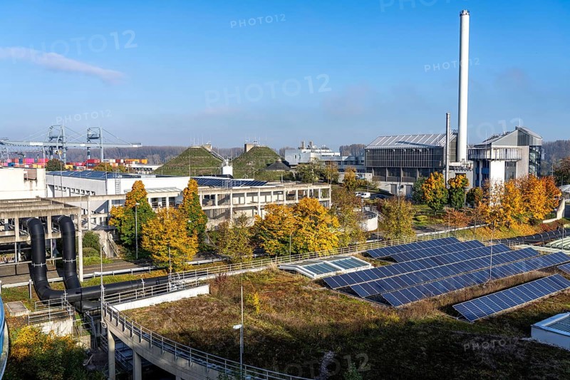 Municipal sewage treatment plant on Salierweg in the north of Bonn, directly on the Rhine, treats the wastewater from over 20 districts of Bonn, with sewage sludge incineration plant, North Rhine-Westphalia, Germany, Europe