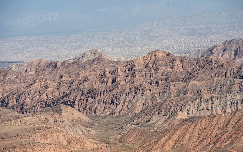 Erosion landscape, barren mountain landscape, Moldo-Ashuu Pass, Naryn Province, Kyrgyzstan, Asia