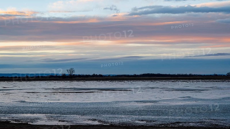 Sunset, frozen lake, Zicksee, Neusiedler See-Seewinkel National Park, Burgenland, Austria, Europe