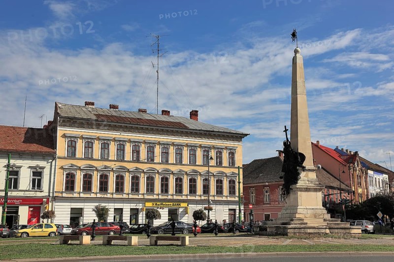 Banat, city of Arad, city centre, Holy Trinity Monument on the square in front of the State Theatre, Romania, Europe