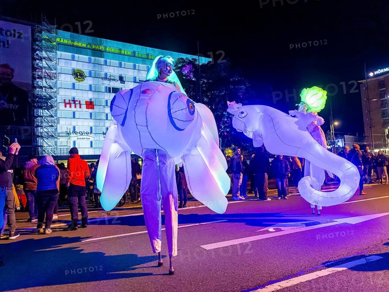 Walking act, underwater, stilt artists float gracefully across the festival as fish, octopus or seahorse with the waves of visitors. Oakleaf Streetshow The 2nd edition of Light our Vision under the motto LICHT.MACHT.PLATZ. will thrill visitors with an international line-up and a record number of applications from all over the world. The best light artists were selected from over 100 submissions to present their works at various locations in Chemnitz city centre. A total of 21 artists are involved, creating fascinating experiences with unique installations, projections and interactive works of light art. The second Light our Vision light art festival, Chemnitz, Saxony, Germany, Europe