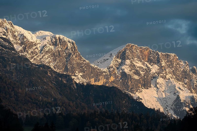 Mountain peak of the Untersberg at sunrise, mountain landscape with snow in autumn, Untersberg, Berchtesgaden Alps, Berchtesgaden, Berchtesgadener Land, Upper Bavaria, Bavaria, Germany, Europe