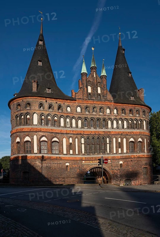 Holstentor, Holstentorplatz, Lübeck, Schleswig-Holstein, Germany, Europe