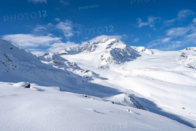 Snow-covered mountain landscape, mountain peak Monte Cevedale and glacier Zufallferner and Fürkeleferner, Ortler Alps, Vinschgau, Italy, Europe