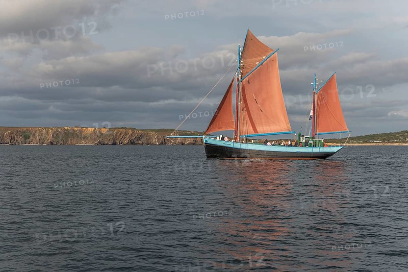 Old sailing ship, classified as a historical monument, for tourist excursions at sea. Camaret sur mer, Crozon, Finistere, Brittany, France, Europe