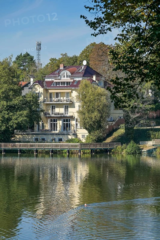 Old building, residential building at Halensee, Grunewald, Charlottenburg-Wilmersdorf, Berlin, Germany, Europe