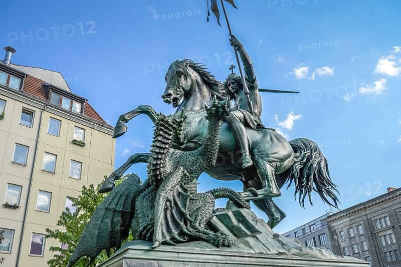 Monument to St George the Dragon Slayer, Propststraße, Nikolai Quarter, Mitte, Berlin, Germany, Europe