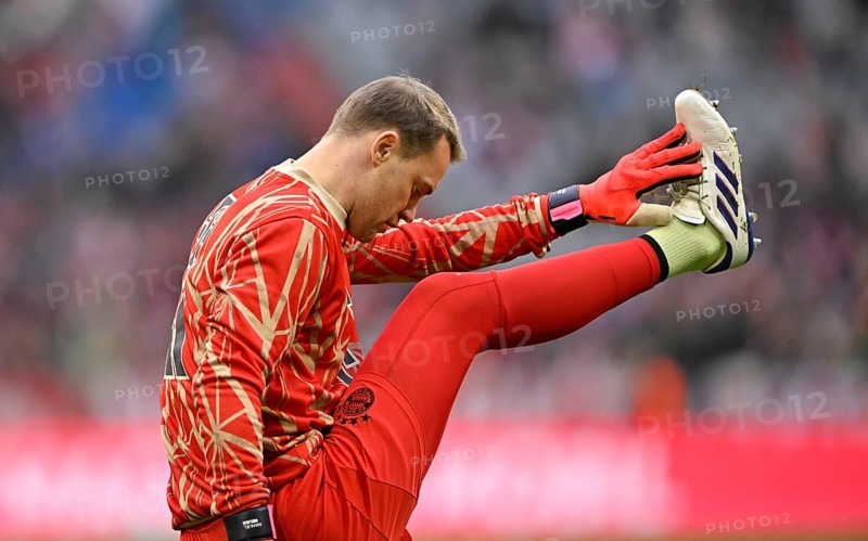 Goalkeeper Manuel Neuer FC Bayern Munich FCB (01) during warm-up training Allianz Arena, Munich, Bavaria, Germany, Europe