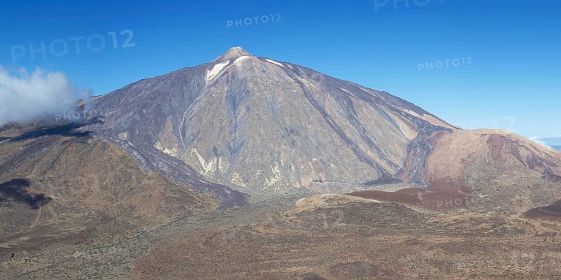 Panorama during the ascent to Alto de Guajara, 2715m, behind it the Pico del Teide, 3717m, Teide National Park, Parque Nacional del Teide, Tenerife, Canary Islands, Spain, Europe