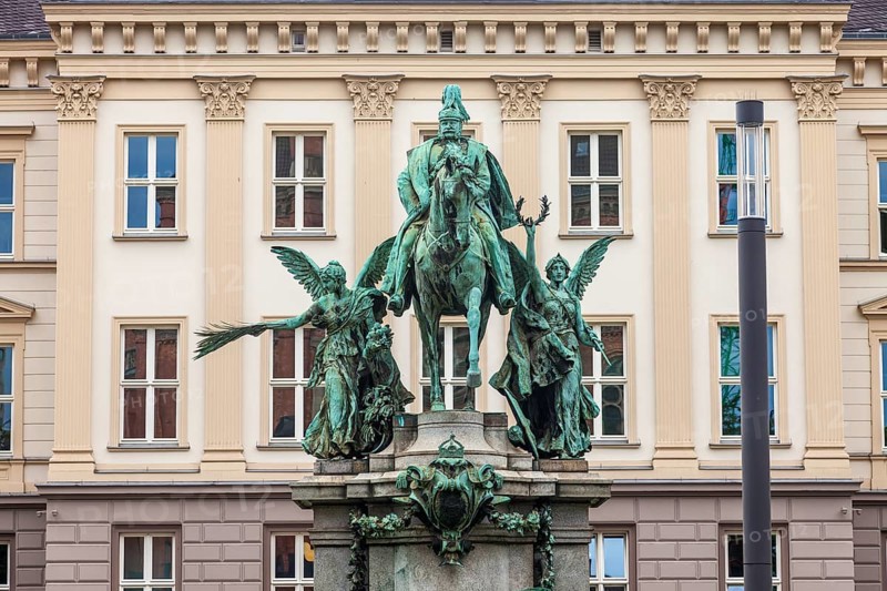 Kaiser Wilhelm I monument on Martin-Luther-Platz, state capital Düsseldorf, North Rhine-Westphalia, Germany, Europe