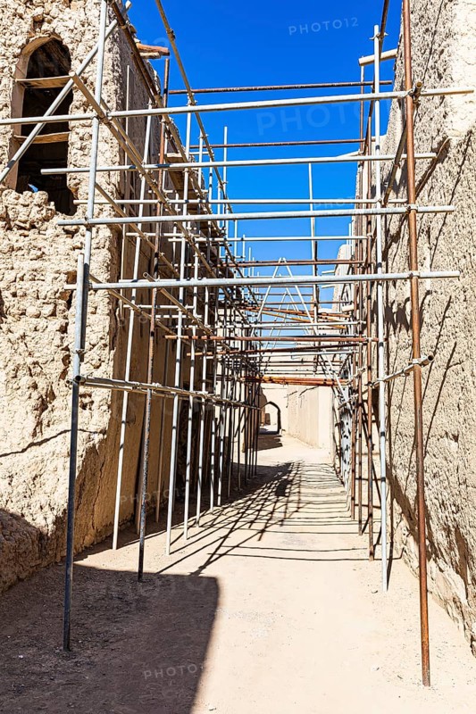 Scaffolding in the largest preserved mud town in Oman, Al Bilaad, Al Bilaad Historical Village, Arabian Peninsula, Sultanate of Oman