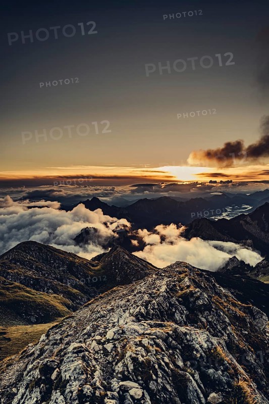 Sunrise hike on the Hochplatte in the Ammergau Alps, Ammergebirge in the Allgäu, Bavaria, Germany, Europe