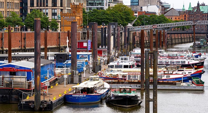 Ships, sailors and launches in Hamburg harbour at the Speicherstadt, Hamburg, Germany, Europe