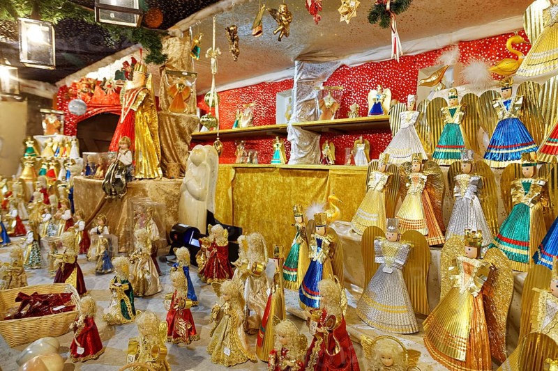 Rauschgoldengel, angel made of paper, traditional, traditional offer, stand at the Nuremberg Christmas Market, Nuremberg, Middle Franconia, Bavaria, Germany, Europe