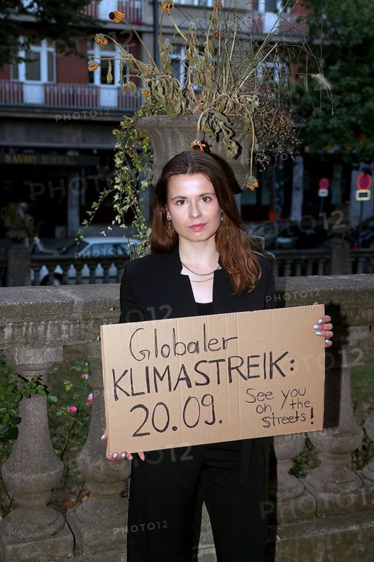 Luisa Neubauer, Global Strike, Berlin premiere Petra Kelly, Act Now, 04.09.2024, Delphi Filmpalast, Berlin