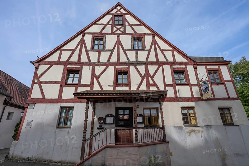 Former inn Zur Friedenslinde, core 17, 18th century, inscribed 1764, Mögeldorfer Hauptstraße 63, Mögeldorf, Middle Franconia, Bavaria, Germany, Europe