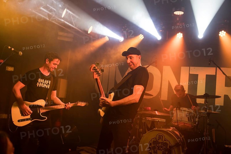 Yonas (singer and guitarist), Max Power (drummer) and Deer (singer and bassist) from Montreal live on the club tour for the new album Im Achteck nichts Neues at Cassiopeia in Berlin on 08.05.2024