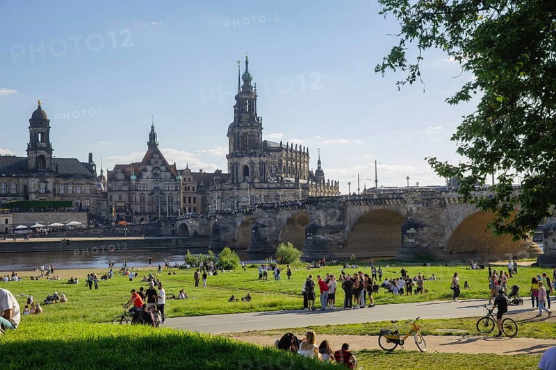 Men's groups on the way to the Men's Day at the Dresden Königsufer, Dresden, Saxony, Germany, Europe