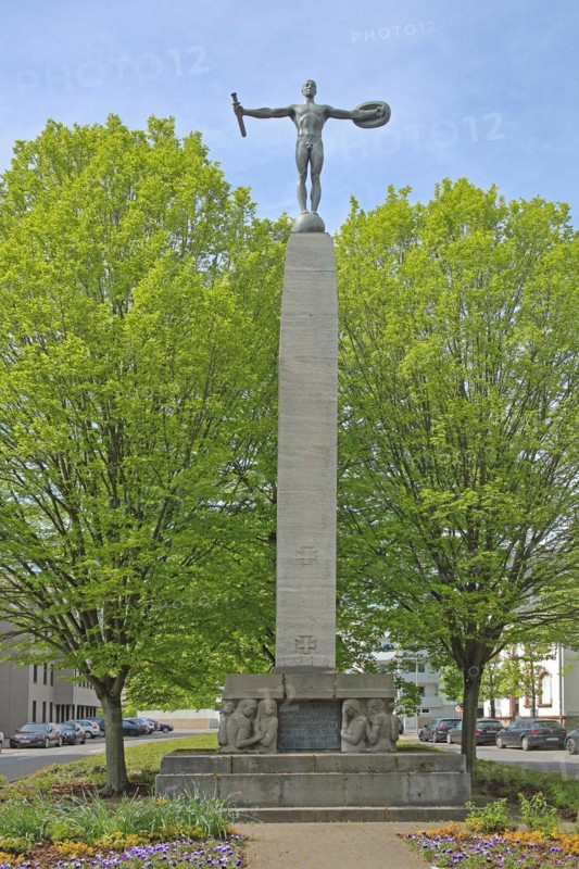 Memorial with sculpture by Nikolaus Simon 1959, warrior figure, war memorial, Saarlouis, Saarland, Germany, Europe