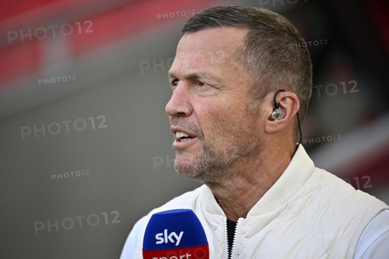 SKY TV expert Lothar Matthäus, portrait, interview, microphone, microphone, logo, MHPArena, MHP Arena Stuttgart, Baden-Württemberg, Germany, Europe