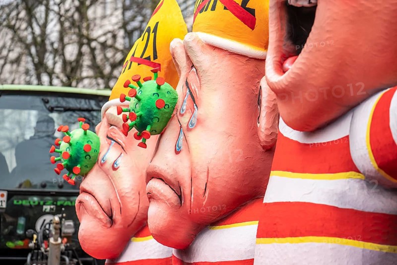 Rose Monday parade in Düsseldorf, street carnival, carnival float, by float builder Jacques Tilly, joy about the first carnival after Corona, with 2 cancelled Rose Monday parades
