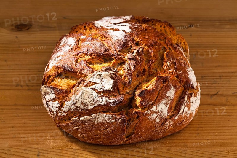 Freshly baked bread, healthy nutrition through fresh baked goods, Studio