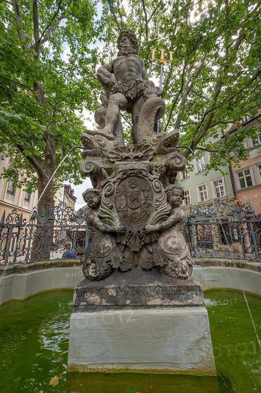 Neptune fountain, called Gabelmoo, with coat of arms, newly erected in 1697, Grüner Markt, Bamberg, Upper Franconia, Bavaria, Germany, Europe