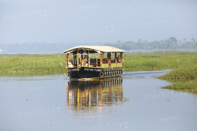 Traditional boat on Lake Vembanad, canal system of the backwaters, Kerala, India, Asia