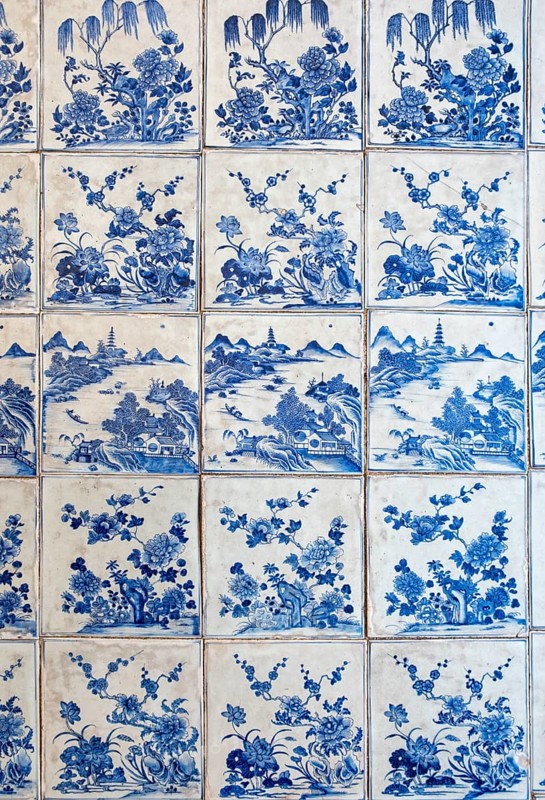 Blue and white porcelain tiles, Paradesi Synagogue, Matancherry, Jew Town, Cochin, Kerala, India, Asia