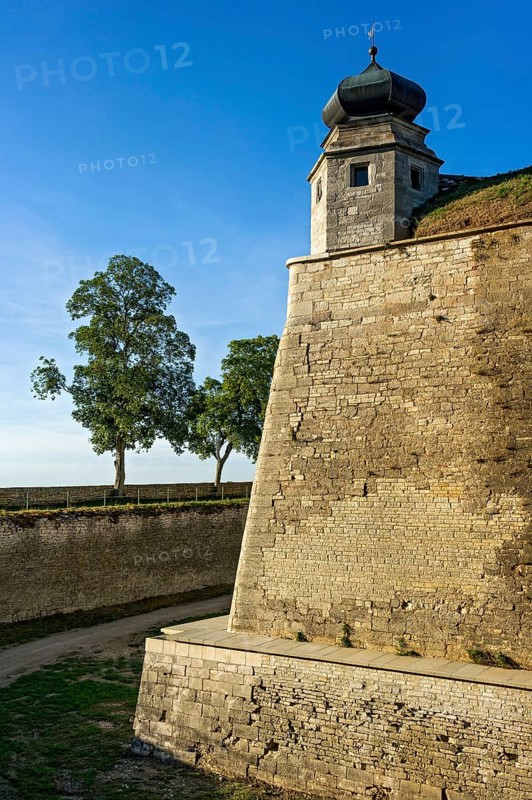 Guardhouse on fortress rampart, fortress wall with moat, bastion main guard, Wülzburg fortress, Renaissance fortification, Weißenburg in Bavaria, Altmühltal, Middle Franconia, Franconia, Bavaria, Germany, Europe