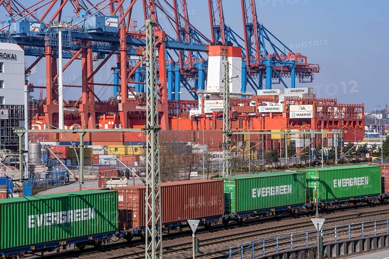 Port of Hamburg, Waltershofer Hafen, container ships, goods train with containers and container lorries bring and collect freight containers to and from HHLA Container Terminal Burchardkai, Hamburg, Germany, Europe