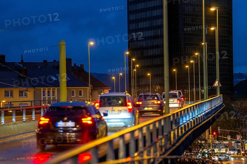 City centre traffic, federal road B54, Eckeseyer Straße, on a bridge in the city centre of Hagen, pavement ramp, pedestrian, North Rhine-Westphalia, Germany, Europe