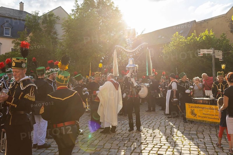 The so-called Bergstreittag is a beautiful centuries-old tradition and is celebrated on 22 July, the church memorial day and former feast day of Mary Magdalene in Schneeberg. The four quarterly sermons introduced in 1649 remained in place until 1845. These sermons were then abolished in favour of a single day, 22 July, which fell on Mary Magdalene. The Freiberg Mining Office recommended that this day should be celebrated with a festival and a mountain parade. In 1846, the Royal Ministry of Finance issued a decree to celebrate St Mary Magdalene's Day with a sermon and a magnificent mountain procession. The last major procession took place in July 1913. The First World War put an end to these processions. The tradition was not revived until July 1933, 528th Bergstreittag, church service in St Wolfgang's Church, Schneeberg, Saxony, Germany, Europe