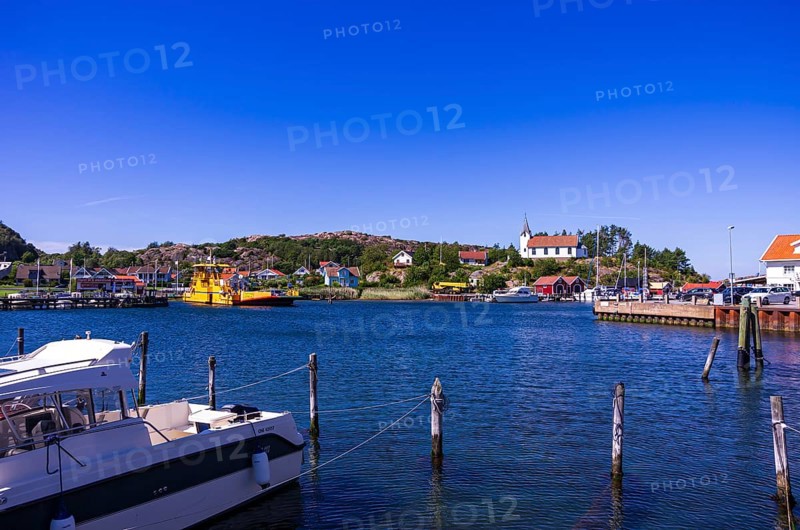 Car ferry that connects the islands in the Bohuslän archipelago as a floating road, Hamburgsund, Västra Götalands län, Sweden, Europe
