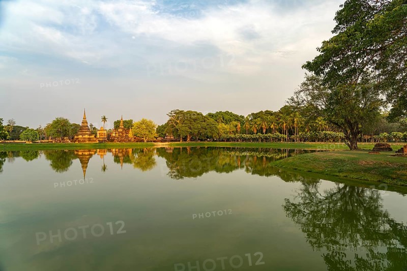 Lake at the central Buddhist temple Wat Mahathat in the UNESCO World Heritage Sukhothai Historical Park, Thailand, Asia
