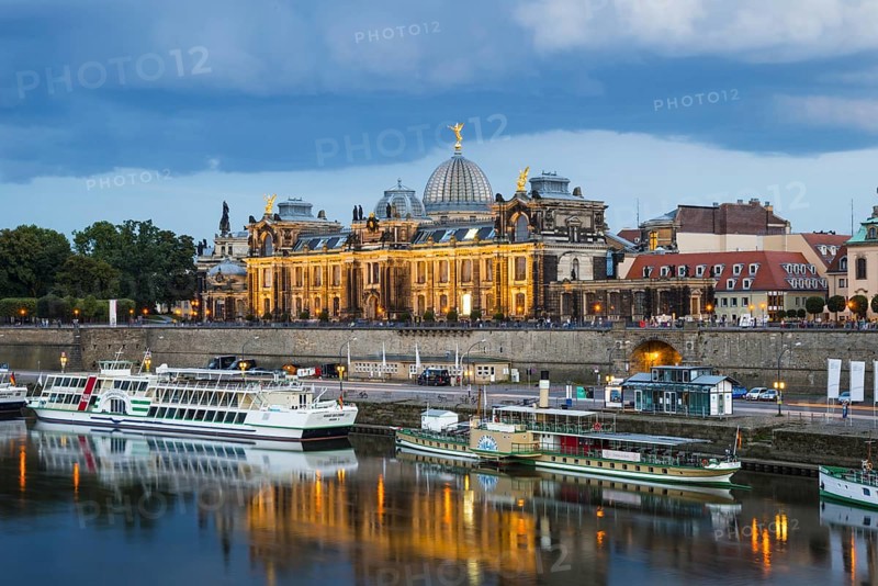 Elbe, paddle steamer, Bruehl's Terrace, Academy of Fine Arts, Dresden, Free State of Saxony, Germany, Europe
