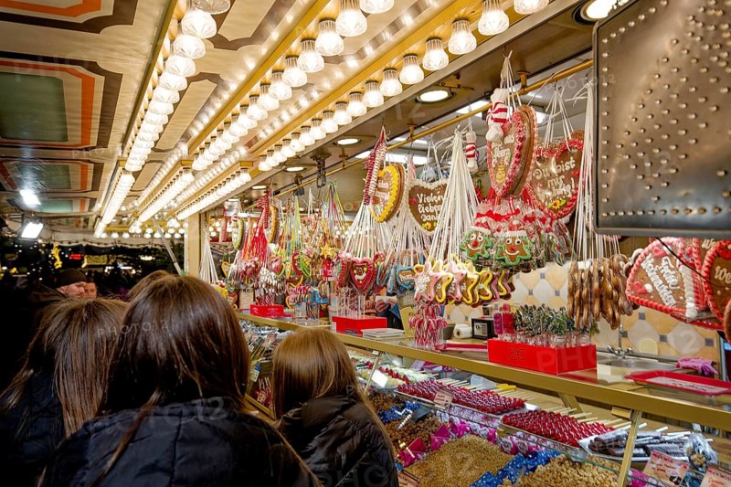 Christmas market at the Kaiser Wilhelm Memorial Church, Breitscheidplatz, Berlin, Germany, 12 December 2024 < english> Christmas market at the Kaiser Wilhelm Memorial Church, December 12, 2024, Europe