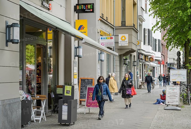 Street scene, people, shops, shopping street Teltower Damm, Zehlendorf, Steglitz-Zehlendorf district, Berlin, Germany, Europe
