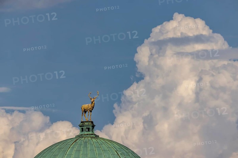 Kunstgebäude Stuttgart, Württembergischer Kunstverein. Striking building on Schlossplatz with dome and stag. Stuttgart, Baden-Württemberg, Germany, Europe