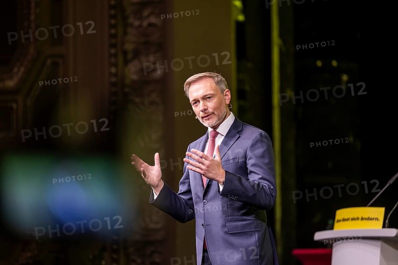 Traditional Epiphany 2025 meeting of the FDP party. The party event is also the start of the election campaign for the 2025 federal elections. Christian Lindner, portrait, MP, Federal Chairman of the FDP, in front of the large poster with the inscription Alles lässt sich ändern. Stuttgart Opera House. Baden-Württemberg, Germany, Europe