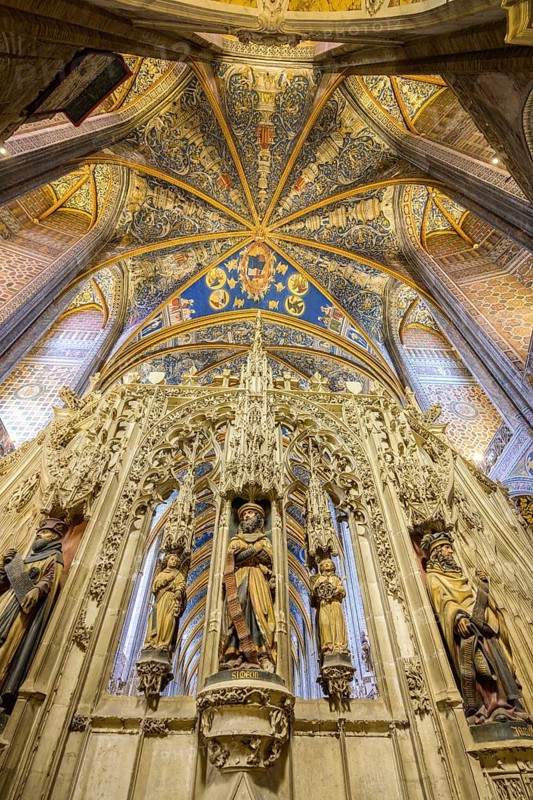 Figure of Simeon on the outside of the choir in St Cecilia's Cathedral, Albi, Département Tarn, France, Europe