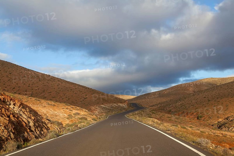 Well-developed road in the centre of Fuerteventura, Canary Island, Spain, Europe