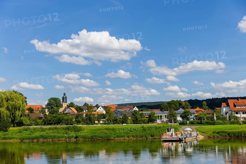 The Weser ferry connects Lippoldsberg with the Vorwerk. Built in 1981, the ferry carries people and up to 3 cars across the Weser using the power of the current, Märchenfähre Lippoldsberg, Wesertal, Lower Saxony, Germany, Europe