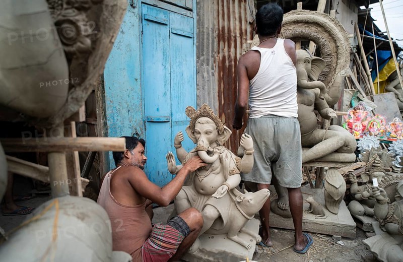 Guwahati, India. 4 September 2024. Artisan work on idols of the elephant-headed Hindu deity Ganesha at a workshop ahead of the Ganesh Chaturthi festival, in Guwahati