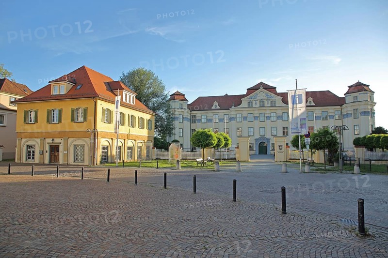 New castle built in 1712, Montfortplatz, Baroque castle, Tettnang, Lake Constance region, Baden-Württemberg, Germany, Europe