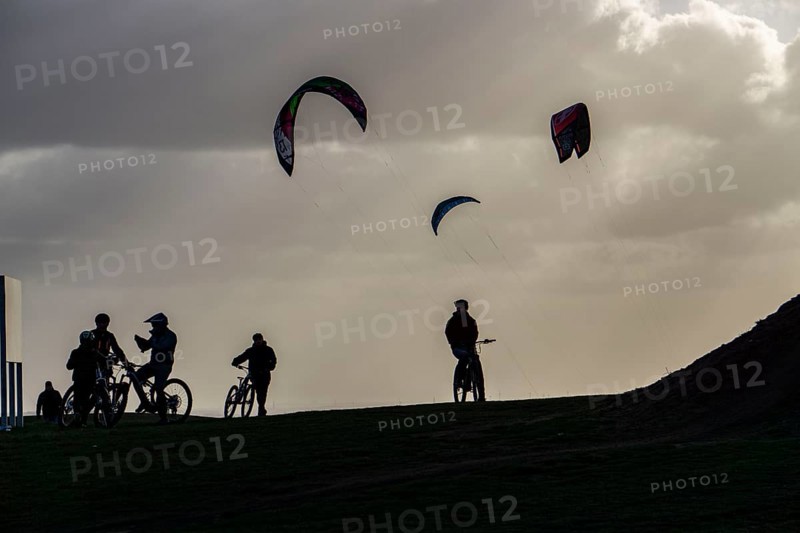 Mountain bike trail with jumps, downhill trail, on the Norddeutschland spoil tip in Neukirchen-Vluyn, a mining spoil tip, now a landscape park, Kiter Drachen, North Rhine-Westphalia, Germany, Europe