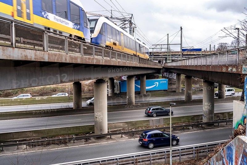 Railway bridges at the Duisburg-Kaiserberg motorway junction, complete reconstruction and new construction of the A3 and A40 junction, all bridges, ramps, carriageways are being renewed and partly widened, 8-year construction period, railway bridges running there are also being renewed, North Rhine-Westphalia, Germany, Europe