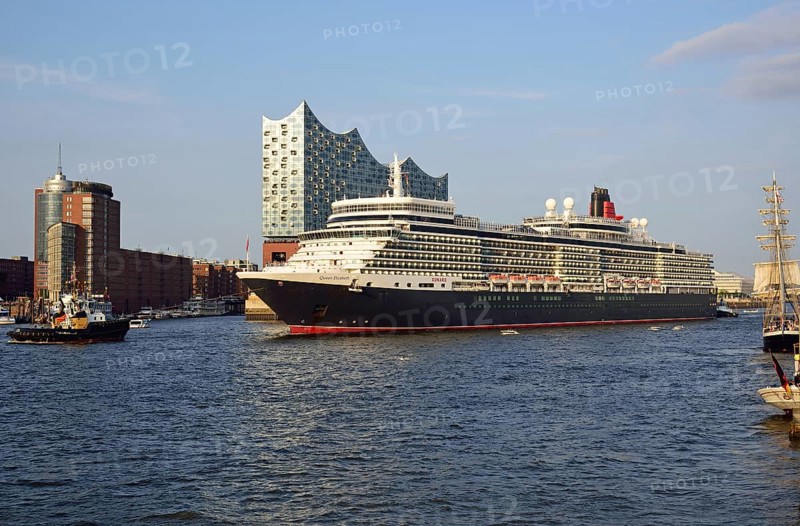 Europe, Germany, Hanseatic City of Hamburg, Elbe, Elbe Philharmonic Hall seen from the water, Passenger ship Queen Elizabeth, Hamburg, Hamburg, Federal Republic of Germany, Europe