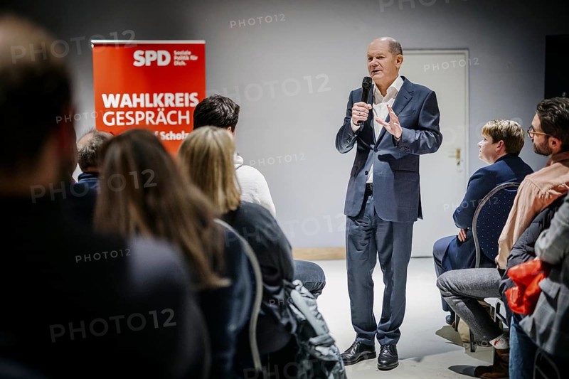 Olaf Scholz (SPD), Federal Chancellor, recorded during a public discussion in Stahnsdorf, 07/02/2024