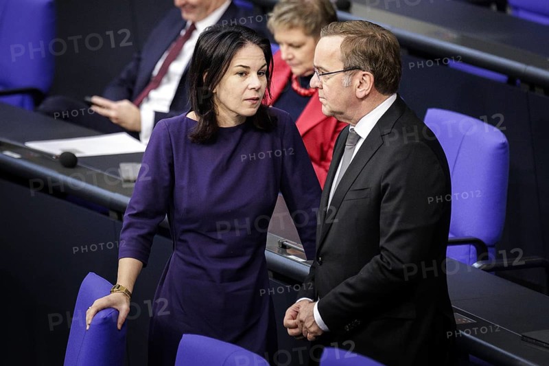 (L-R) Annalena Bärbock, Federal Minister for Foreign Affairs, and Boris Pistorius, Federal Minister of Defence, during the 152nd session of the German Bundestag. Berlin, 02.02.2024